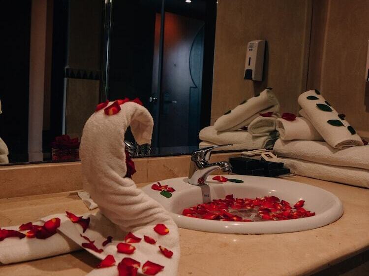 اتاق استاندارد سه نفره, Club Paradisio