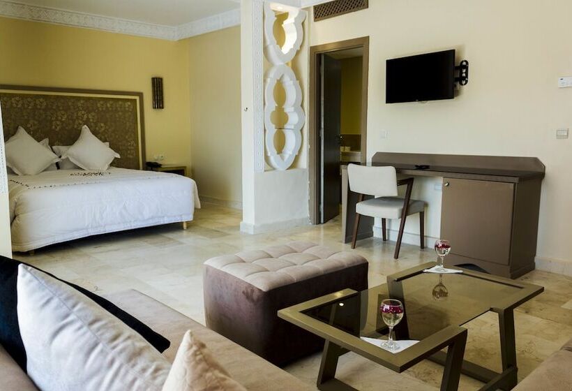 اتاق استاندارد سه نفره, Club Paradisio