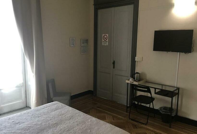 اتاق استاندارد, Check Inn Rooms Genova Centro