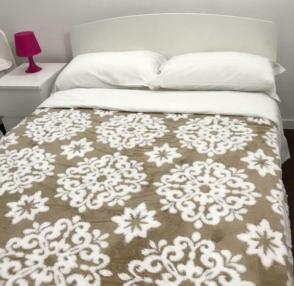 اتاق استاندارد چهارنفره با سرویس بهداشتی مشترک, Vacation Venice Rooms
