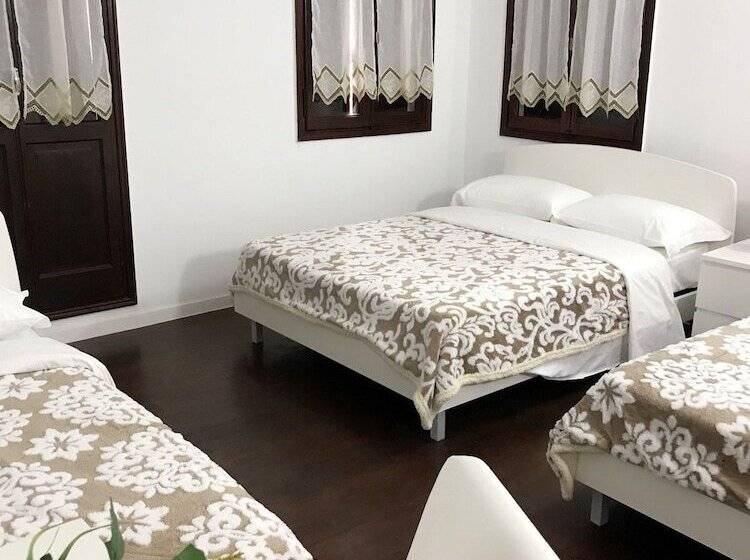 اتاق استاندارد با سرویس بهداشتی مشترک, Vacation Venice Rooms