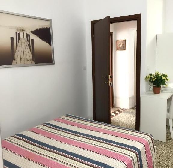 اتاق خانوادگی, Vacation Venice Rooms