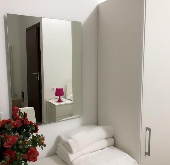 اتاق استاندارد با سرویس بهداشتی مشترک, Vacation Venice Rooms