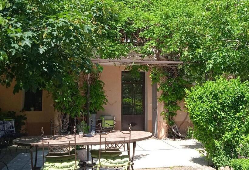 اتاق استاندارد, Chambres D Hôtes La Chrysalide