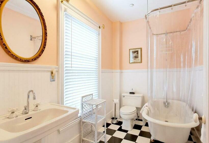 اتاق استاندارد با تخت بزرگ, Kennebec Inn