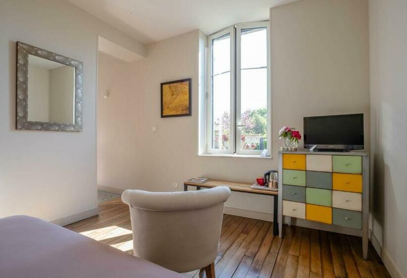 اتاق استاندارد با چشم‌انداز باغ, Le Clos De L'aigue