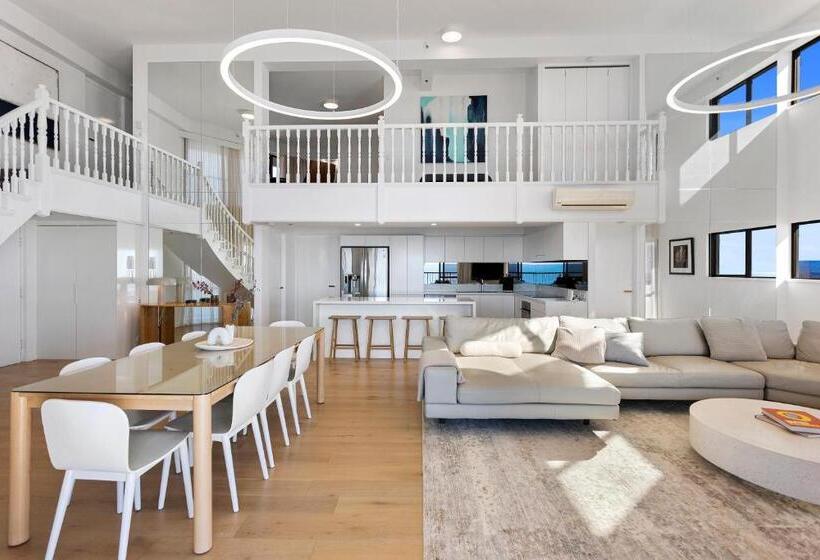1 Bedroom Penthouse Apartment, Burleigh Esplanade Apartments