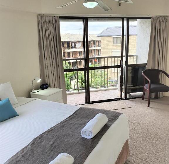 آپارتمان اقتصادی دو خوابه, Burleigh Esplanade Apartments