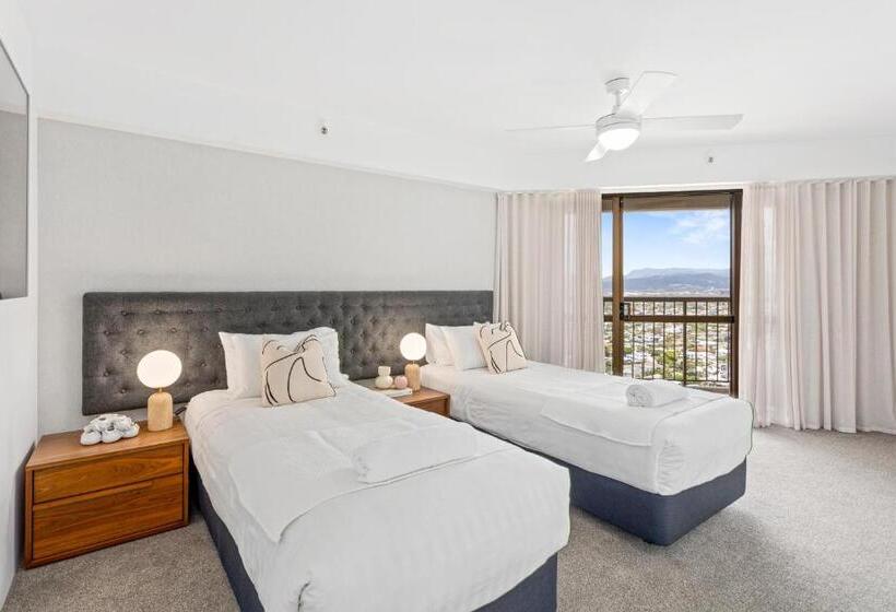 1 Bedroom Penthouse Apartment, Burleigh Esplanade Apartments