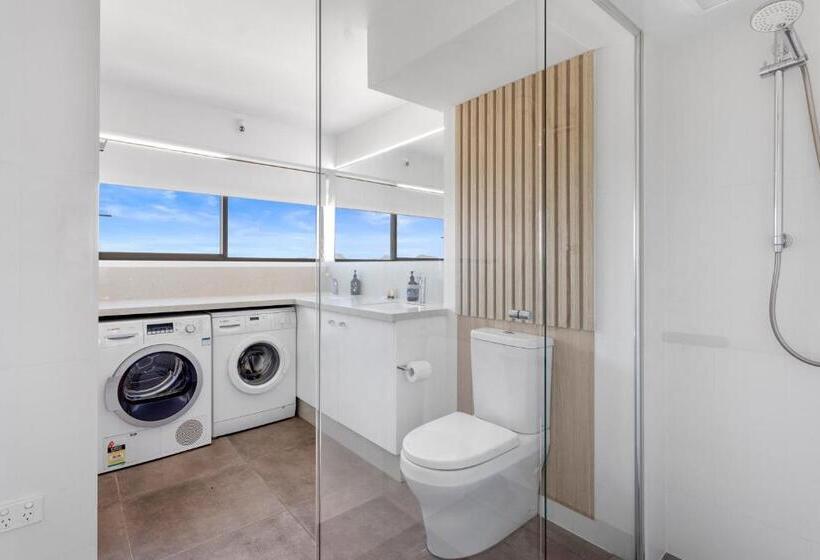 1 Bedroom Penthouse Apartment, Burleigh Esplanade Apartments
