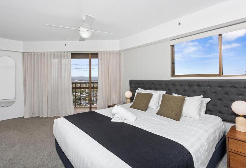 1 Bedroom Penthouse Apartment, Burleigh Esplanade Apartments
