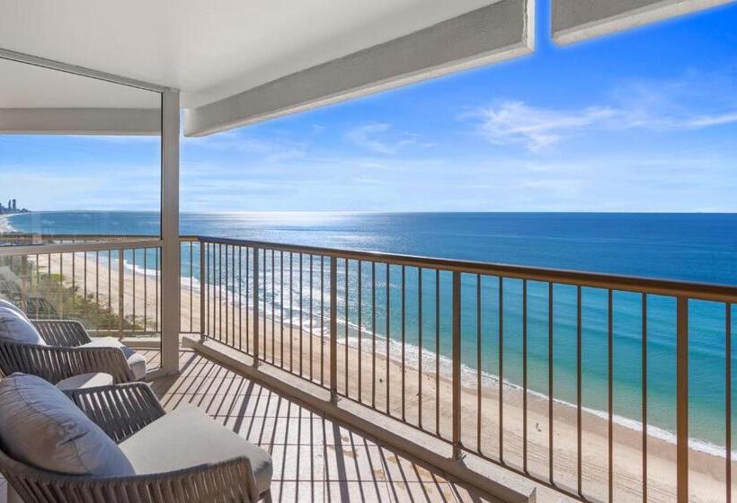 1 Bedroom Penthouse Apartment, Burleigh Esplanade Apartments