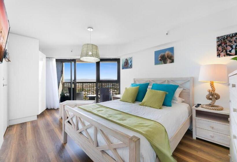 1 Bedroom Penthouse Apartment, Burleigh Esplanade Apartments