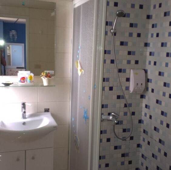 اتاق استاندارد چهار تخته, Childfun B&b Tong Wan