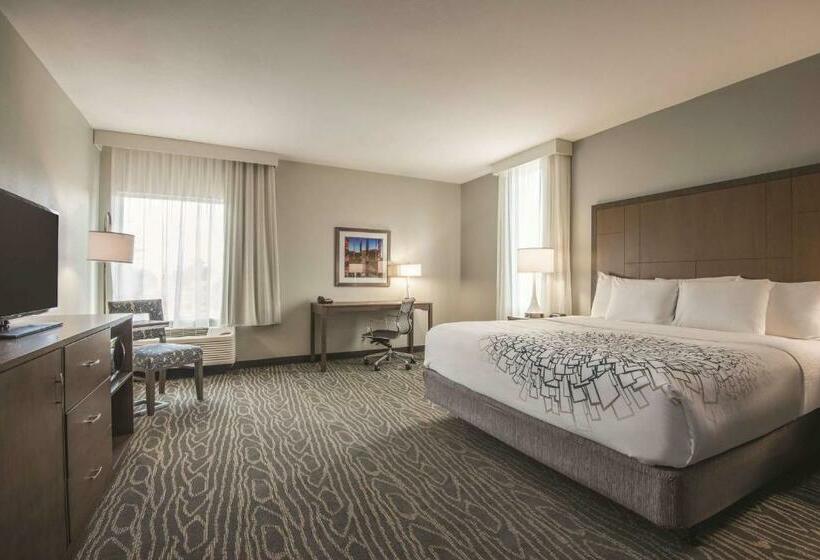 اتاق استاندارد با تخت بزرگ برای معلولان, La Quinta By Wyndham Kingman