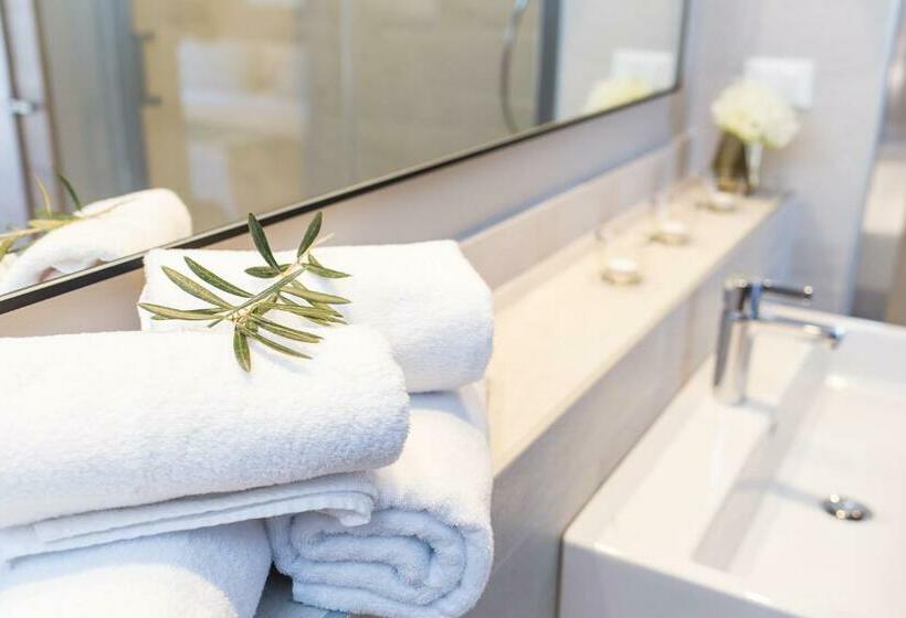 Deluxe Suite Sea View, Milna Osam   Adults Only