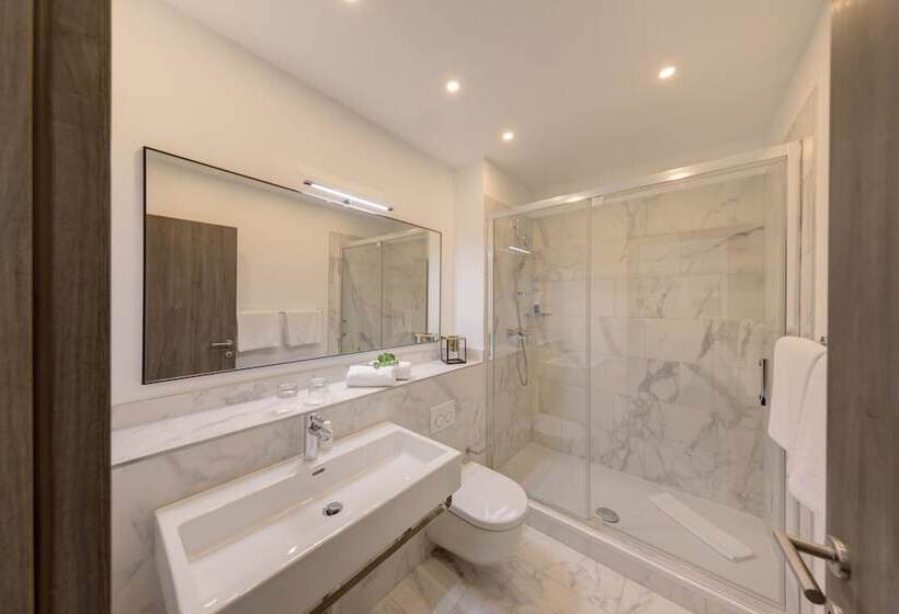 Deluxe Suite Sea View, Milna Osam   Adults Only
