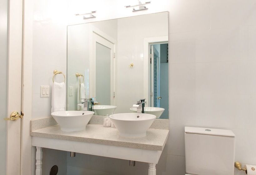 اتاق استاندارد, Oceanside Hotel And Suites