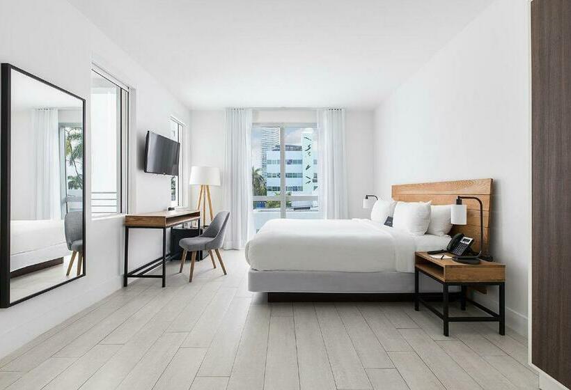 اتاق کلاب, The Meridian Hotel Miami Beach