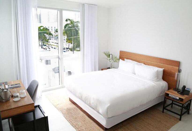 اتاق استاندارد با تخت بزرگ برای معلولان, The Meridian Hotel Miami Beach