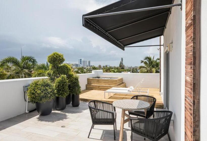 اتاق استاندارد با تخت دوبل, The Meridian Hotel Miami Beach