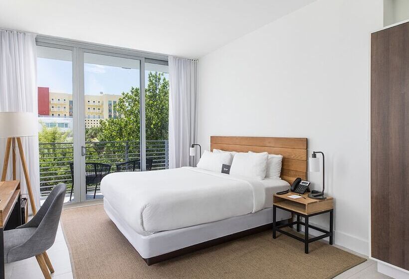 اتاق کلاب, The Meridian Hotel Miami Beach