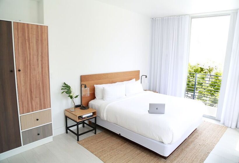 اتاق کلاب, The Meridian Hotel Miami Beach