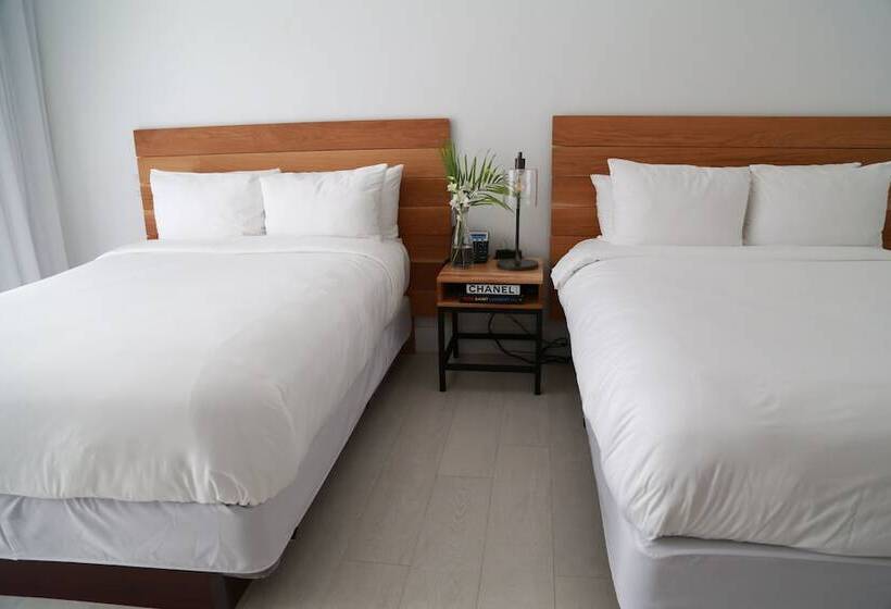 اتاق کلاب, The Meridian Hotel Miami Beach