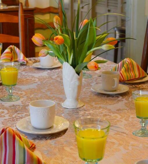 اتاق لوکس با تخت بزرگ, Pryor House B&b