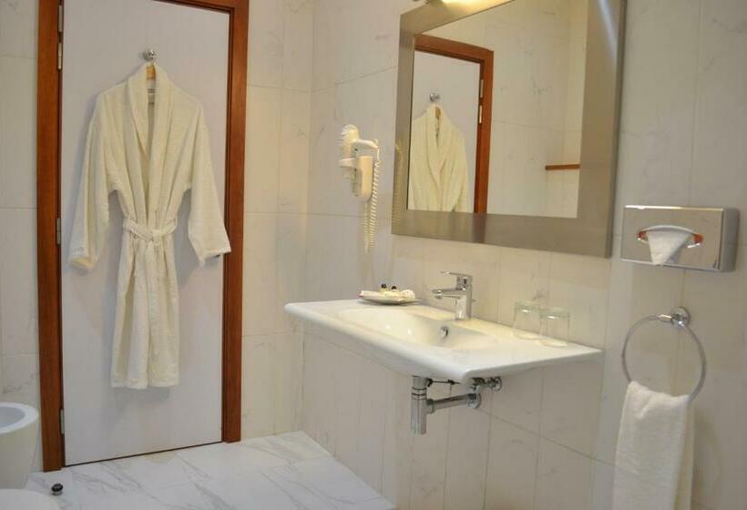 اتاق لوکس, Star Land Hotel Bonapriso