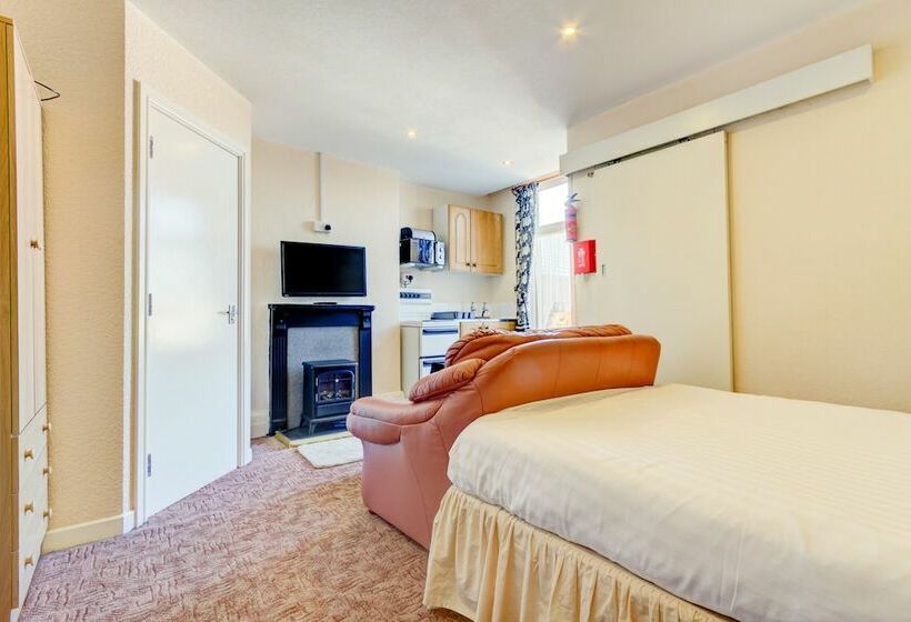 استودیوی استاندارد, Waverley House Apartments