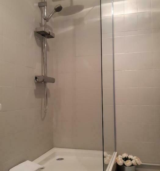اتاق استاندارد با تخت بزرگ, Bed And Breakfast Les Airelles
