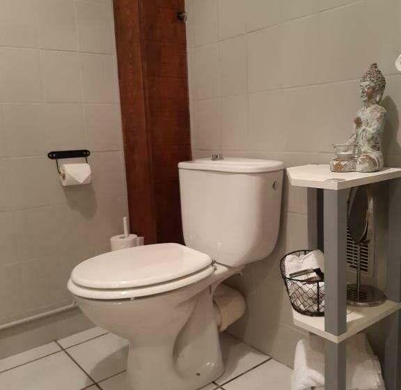 اتاق استاندارد با تخت بزرگ, Bed And Breakfast Les Airelles
