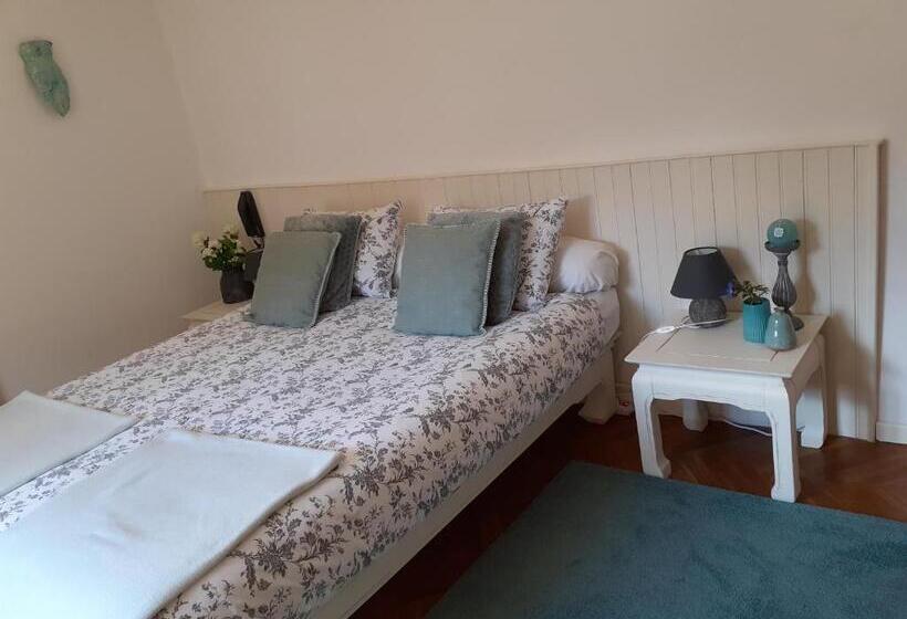 اتاق استاندارد با تخت بزرگ, Bed And Breakfast Les Airelles
