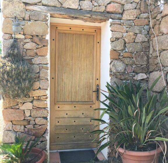 اتاق استاندارد, Caseddu Di Chjarastella