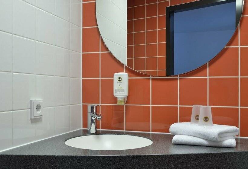 اتاق استاندارد سه نفره, B&b Hotel Aschaffenburg