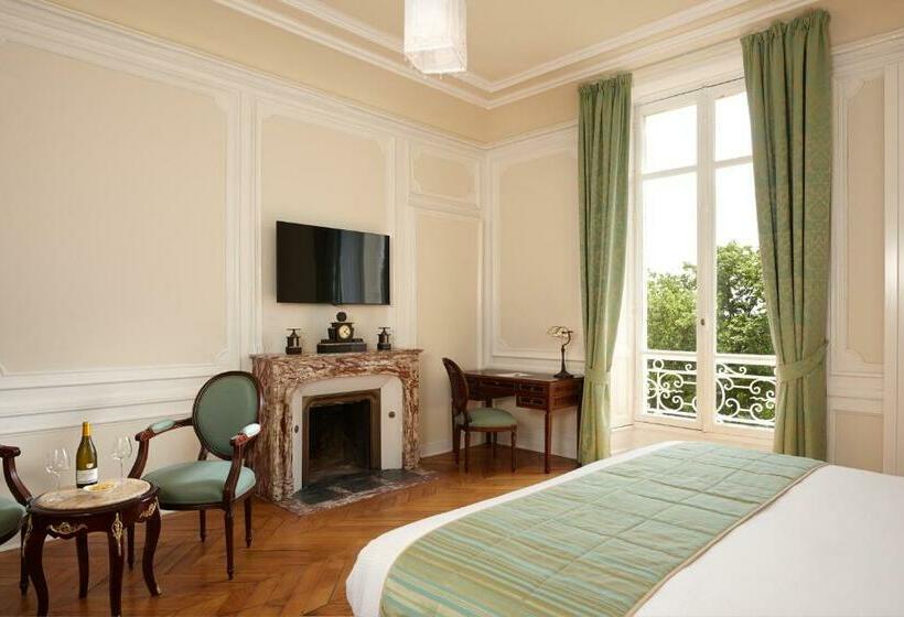 سوئیت جونیور با چشم‌انداز باغ, Château Saint Michel, The Originals Relais