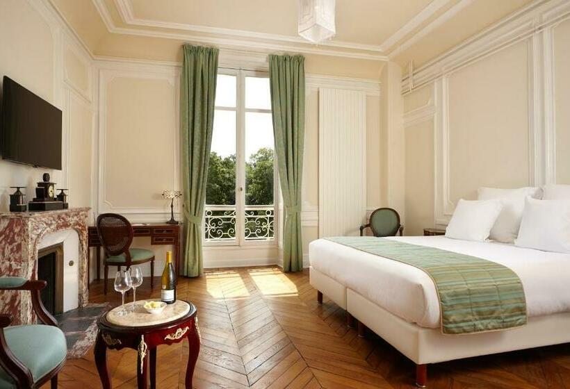سوئیت جونیور با چشم‌انداز باغ, Château Saint Michel, The Originals Relais
