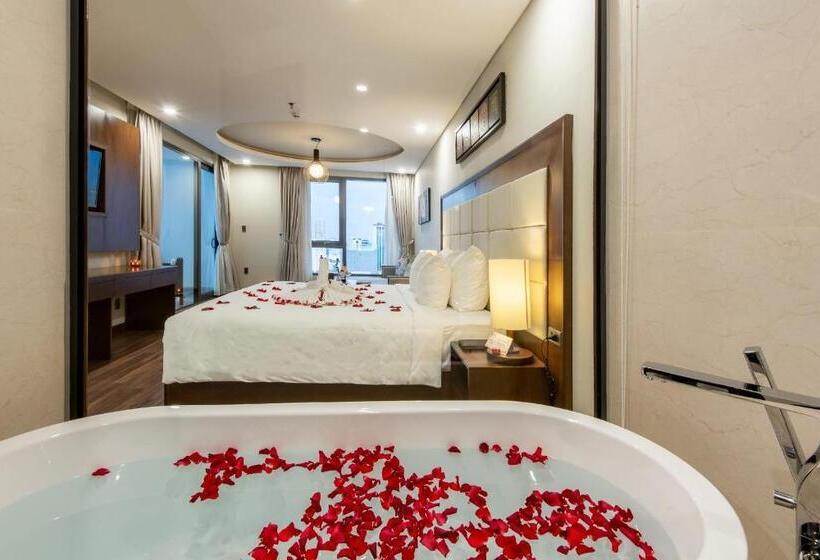 سوییت جونیور با بالکن, Grand Sea Hotel Danang