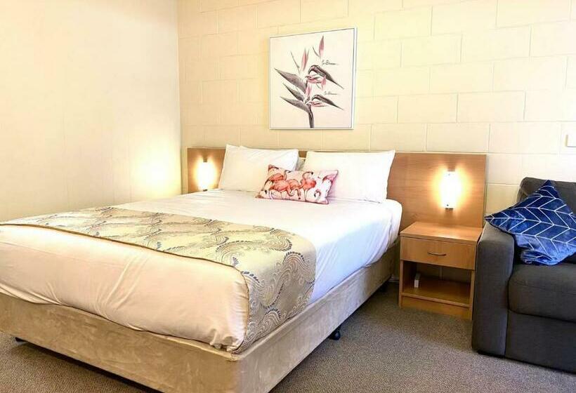 سوییت لوکس, Apollo Motel Parkes