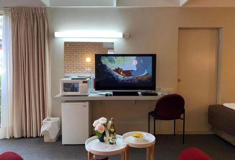 اتاق سوپریور خانوادگی, Apollo Motel Parkes