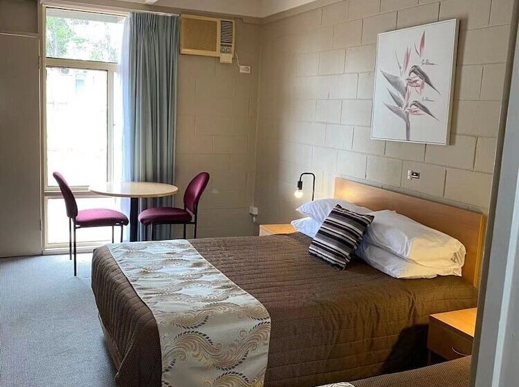 اتاق لوکس سه تخته, Apollo Motel Parkes