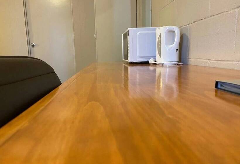 اتاق لوکس سه تخته, Apollo Motel Parkes