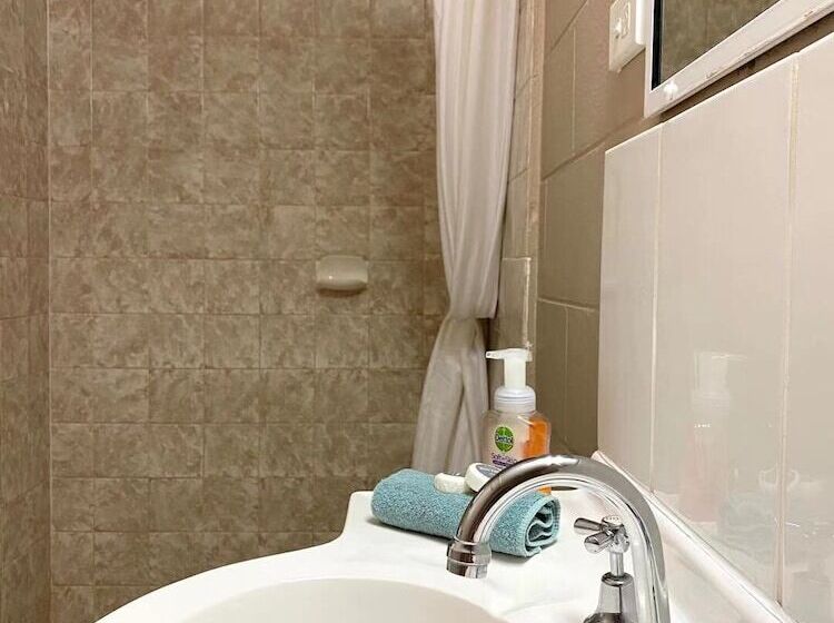 اتاق لوکس سه تخته, Apollo Motel Parkes