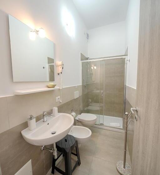 اتاق استاندارد چهار تخته, Casa Lucia