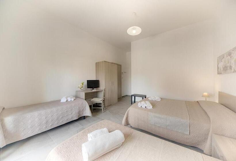 اتاق استاندارد چهار تخته, Casa Lucia
