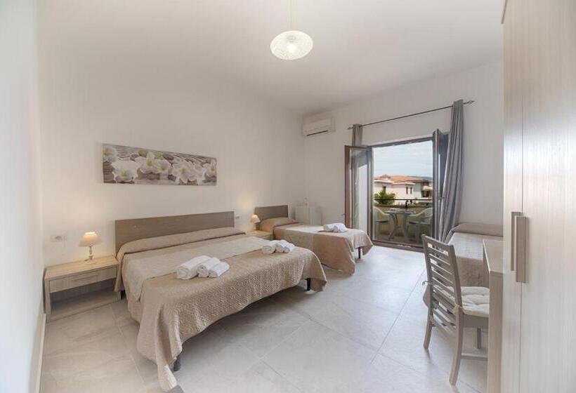 اتاق استاندارد چهار تخته, Casa Lucia
