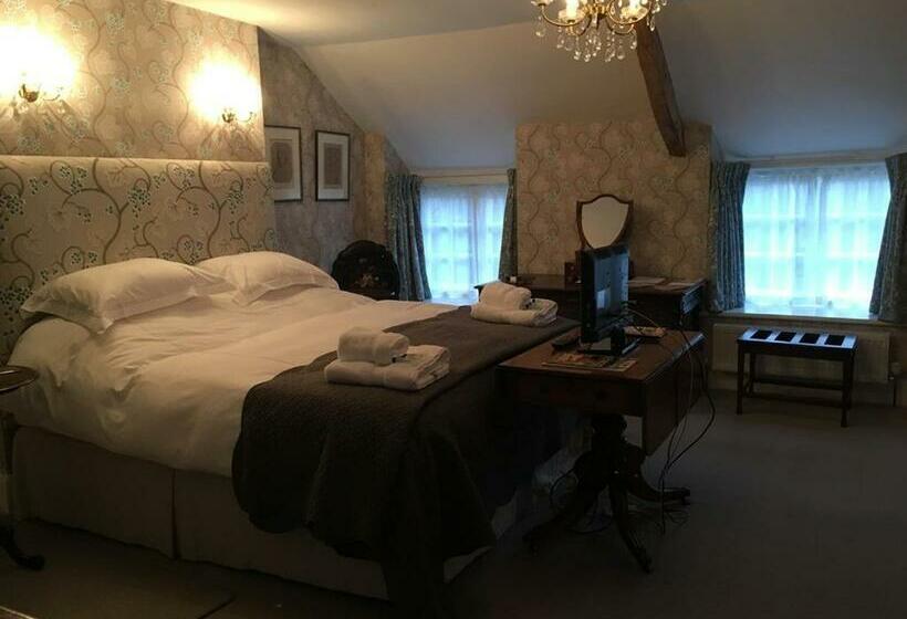 اتاق لوکس با تخت بزرگ, Clare Cottage