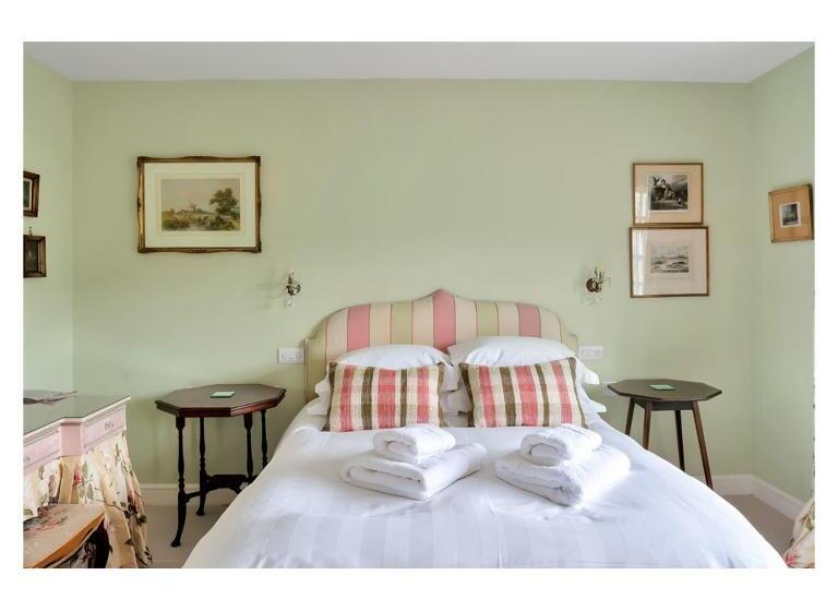 اتاق سوپریور با تخت بزرگ, Clare Cottage