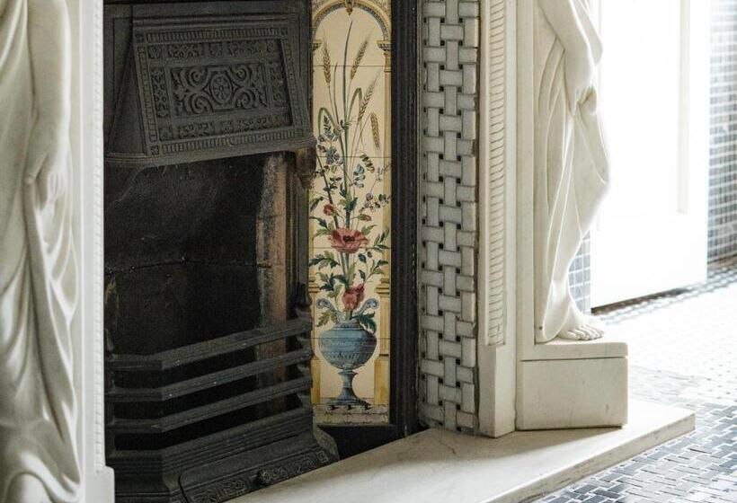 سوییت لوکس, Berwick Lodge